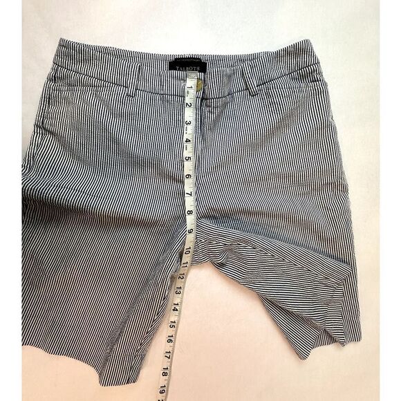 Talbots Seersucker Pinstripe Shorts The Perfect Short 100% Cotton - Size 4 - Picture 7 of 8